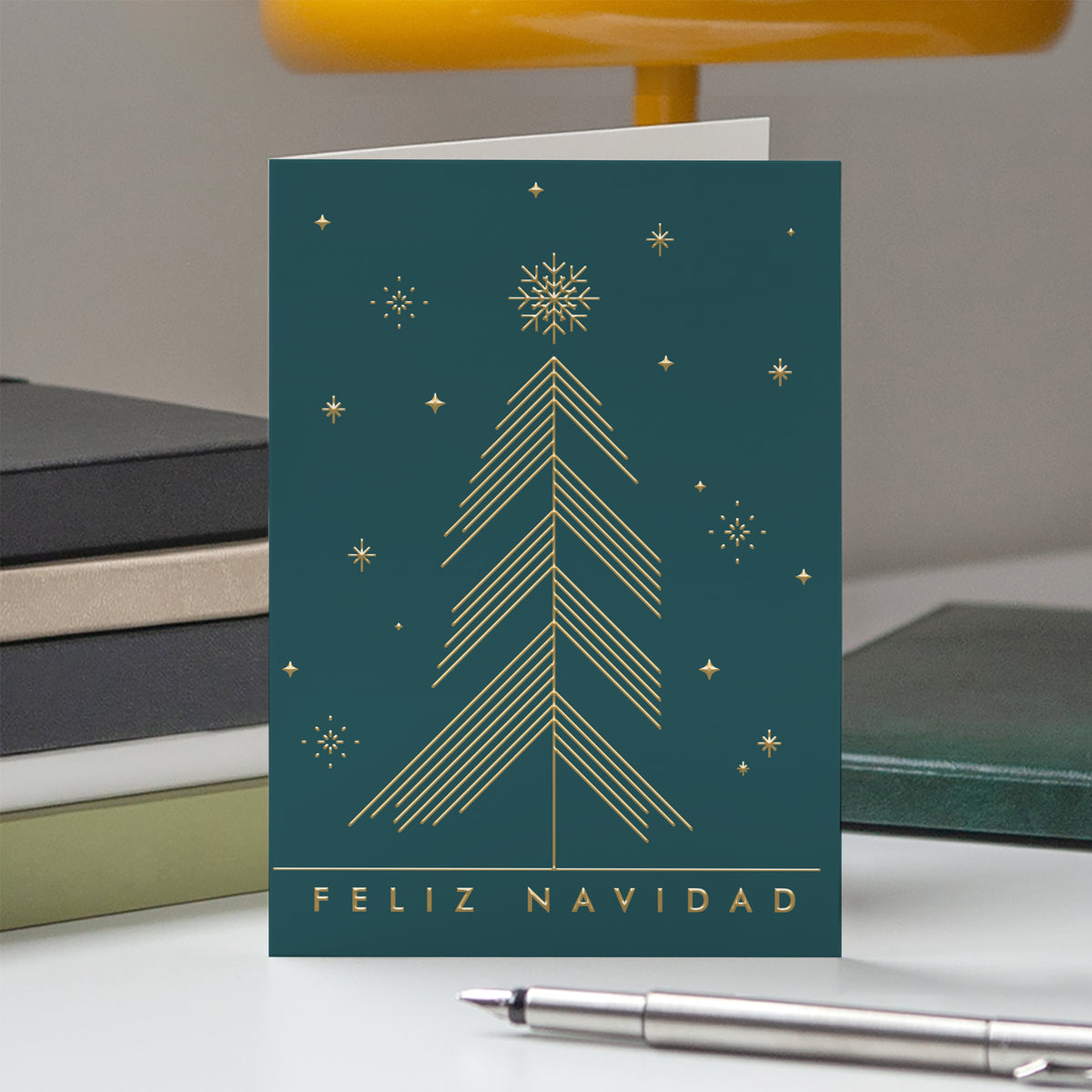 Brillo Nórdico | Tarjeta de Navidad dorada • Vertical de doble hoja photo N° 5
