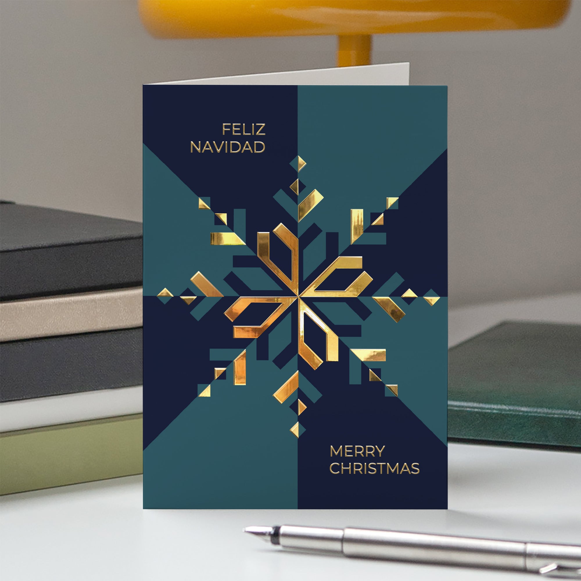 Copo de Nieve Elegante | Tarjeta de Navidad dorada • Vertical plegable photo N° 5